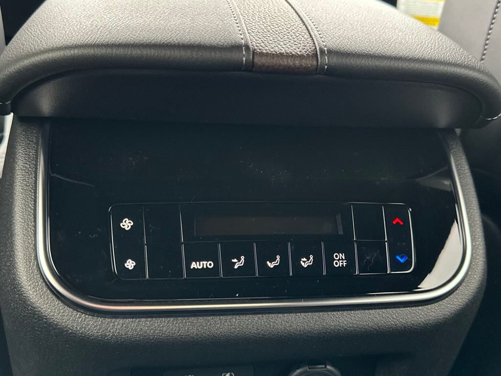 2025 Nissan Armada SL photo