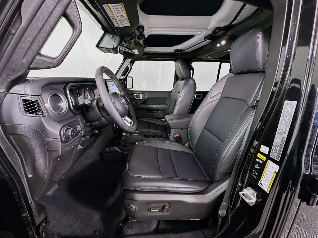 Thumbnail: 2024 Jeep Wrangler - 20