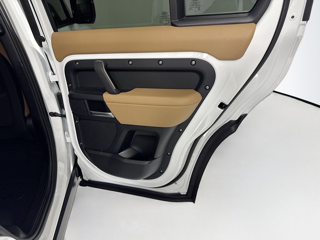 Thumbnail: 2026 Land Rover Defender - 30