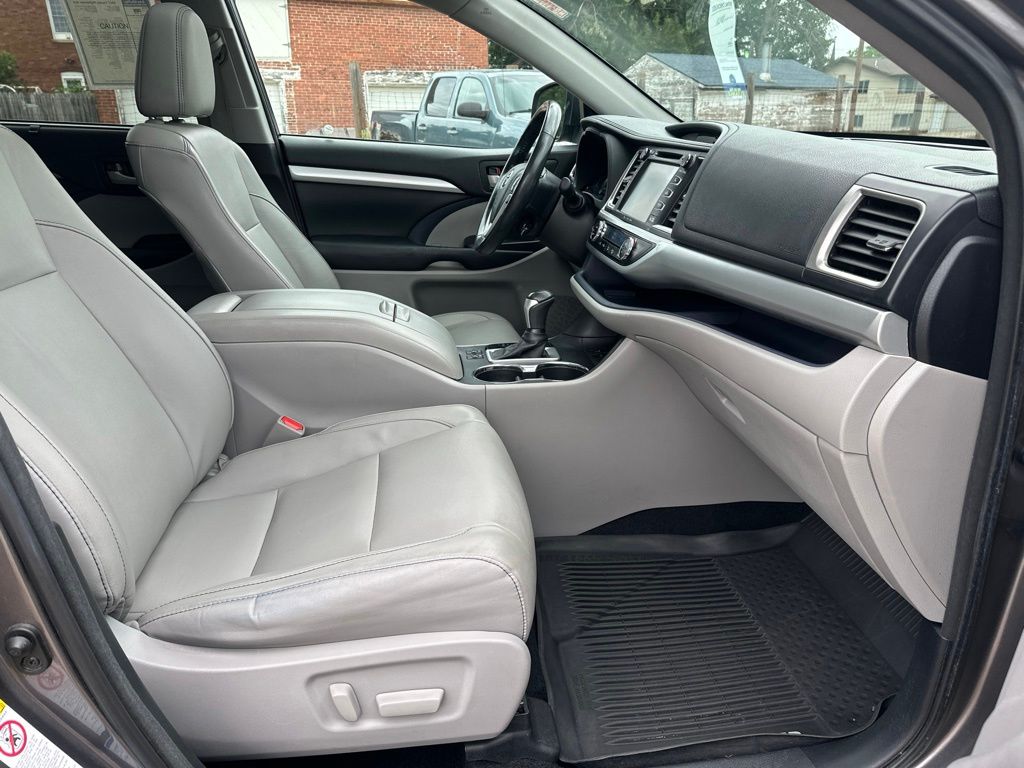 Used 2017 Toyota Highlander SUV