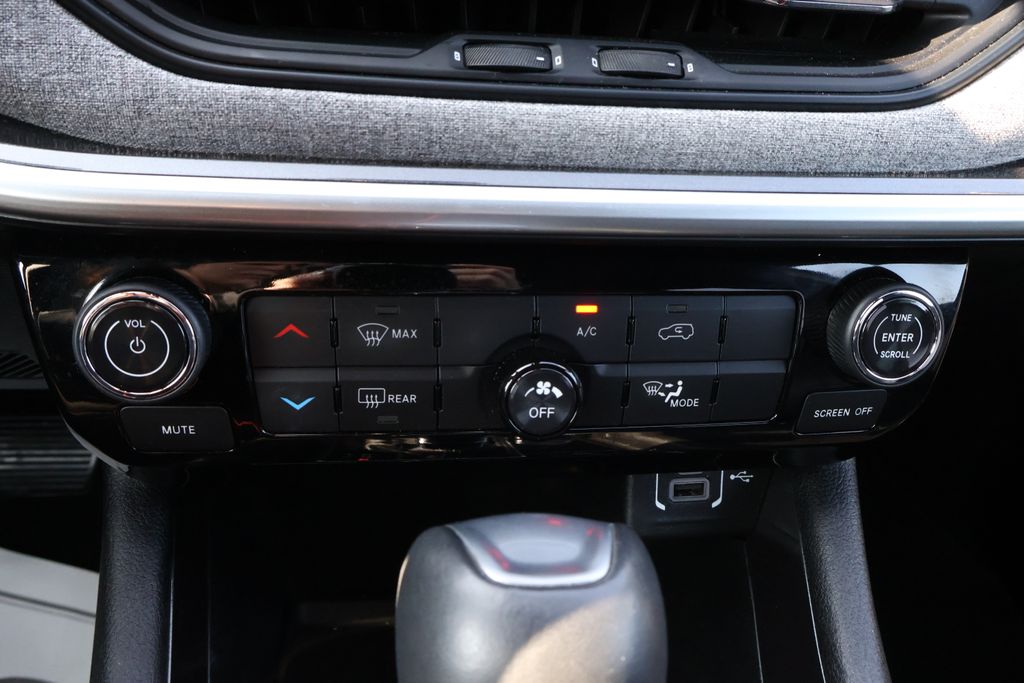 2024 Jeep Compass Latitude 26