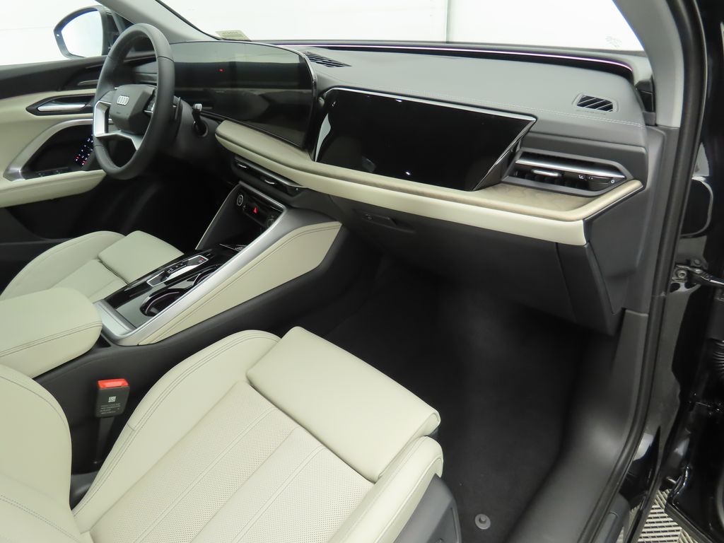 Thumbnail: 2025 Audi Q5 - 19