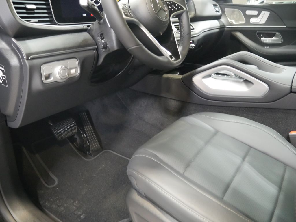 Thumbnail: 2026 Mercedes-Benz GLE - 20