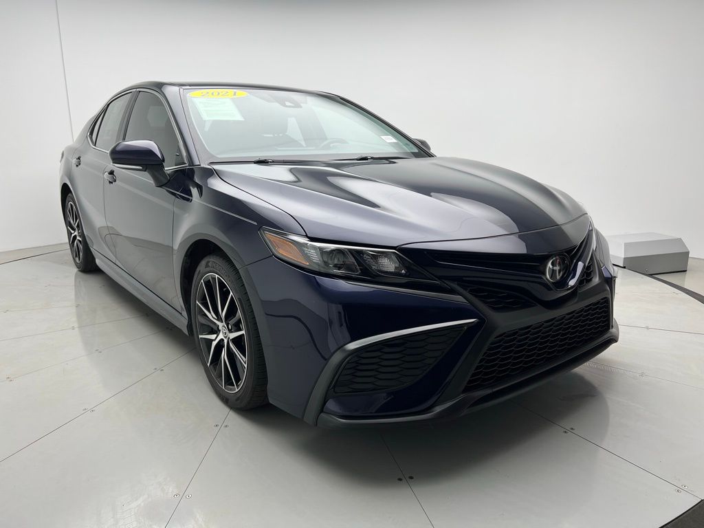 2021 Toyota Camry SE 2