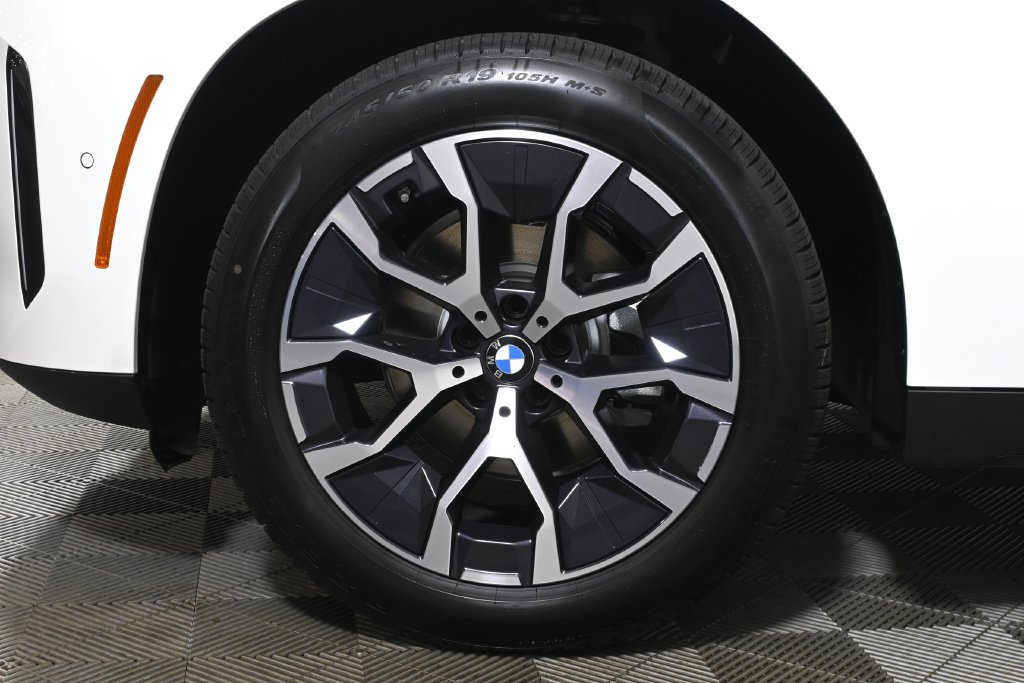 Thumbnail: 2026 BMW X3 - 12