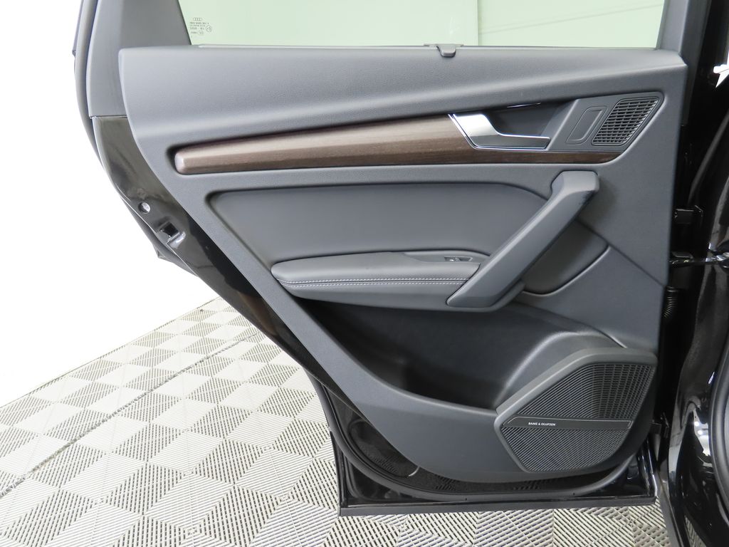2025 Audi Q5  28