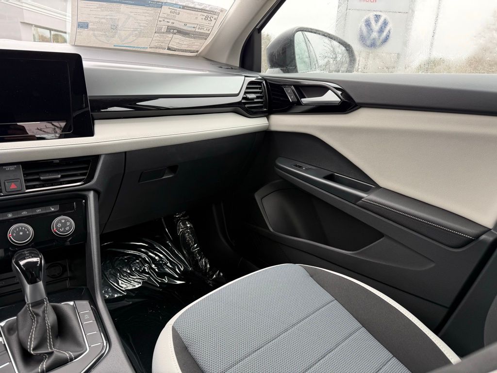 New 2026 White Volkswagen 1.5T S image 30