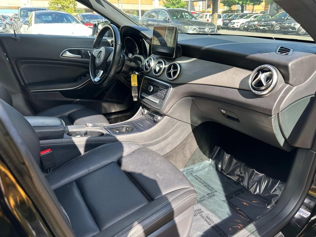 Thumbnail: 2017 Mercedes-Benz CLA - 21