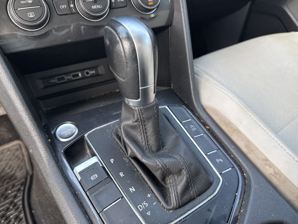 2019 Volkswagen Tiguan 2.0T SEL White at Bravo Nissan
