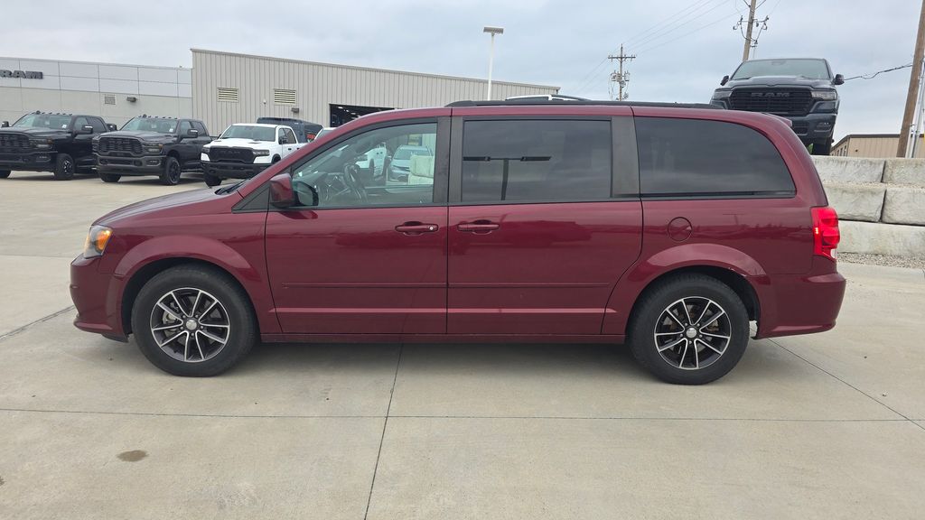 Used 2017 Dodge Grand Caravan GT with VIN 2C4RDGEG2HR760717 for sale in Kansas City