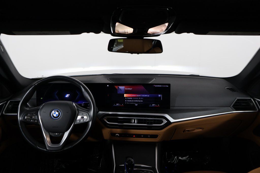 Thumbnail: 2023 BMW i4 - 8