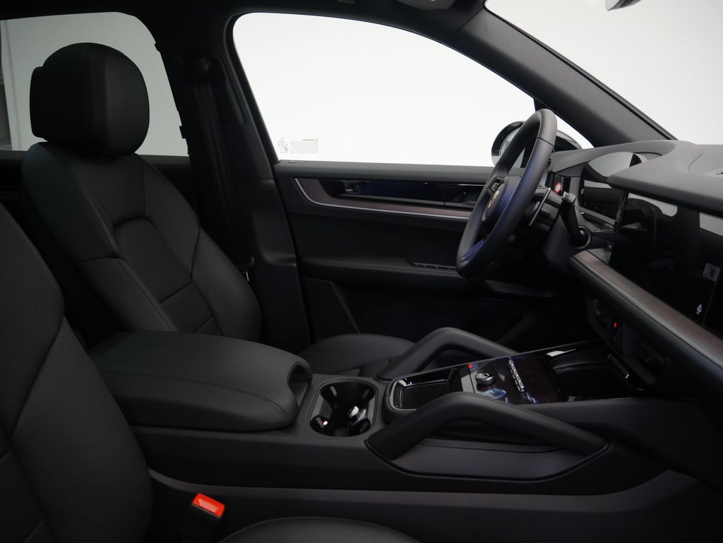 Thumbnail: 2026 Porsche Cayenne - 31