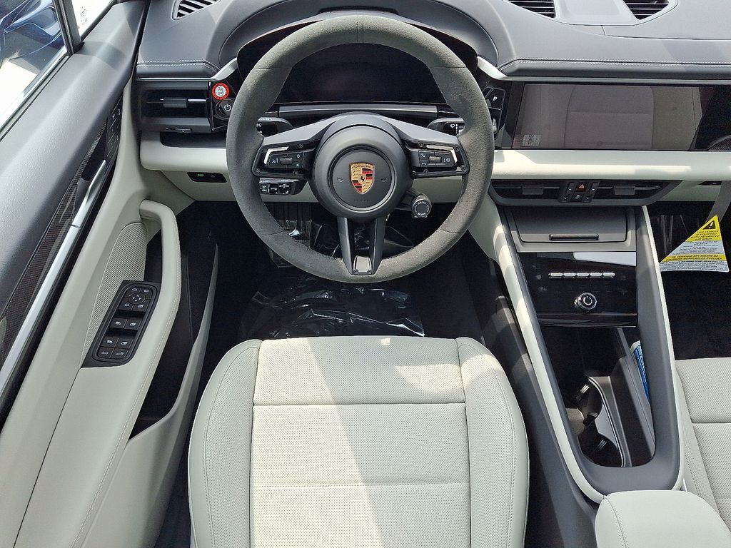 Thumbnail: 2025 Porsche Macan - 14