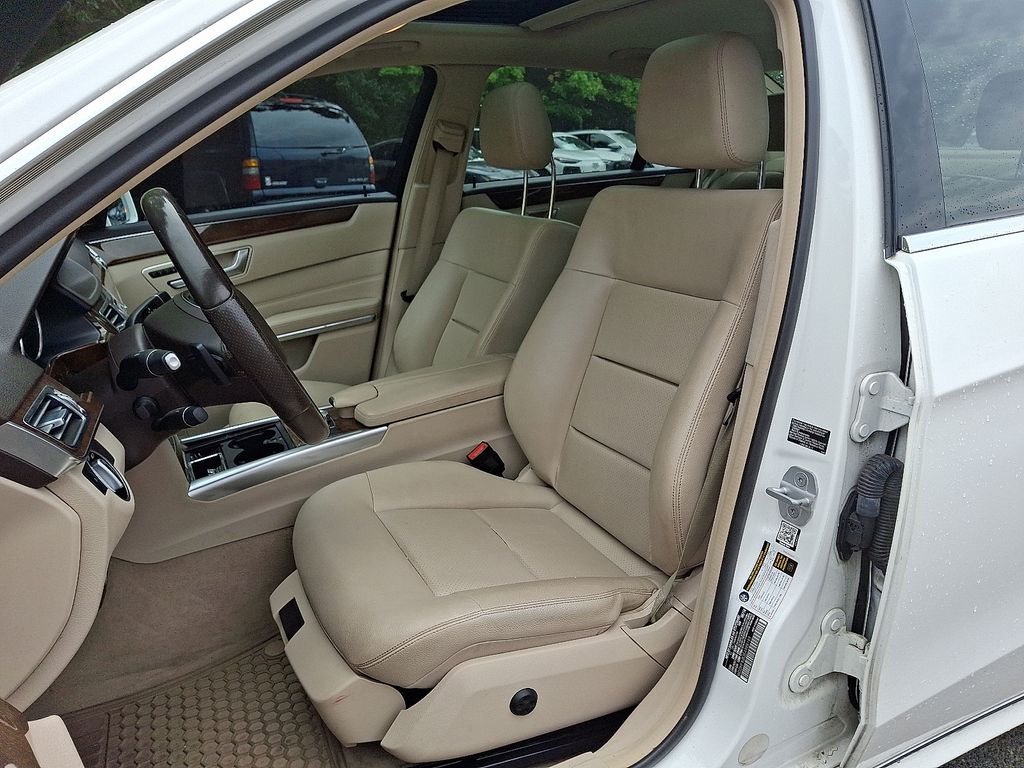 Thumbnail: 2014 Mercedes-Benz E-Class - 13