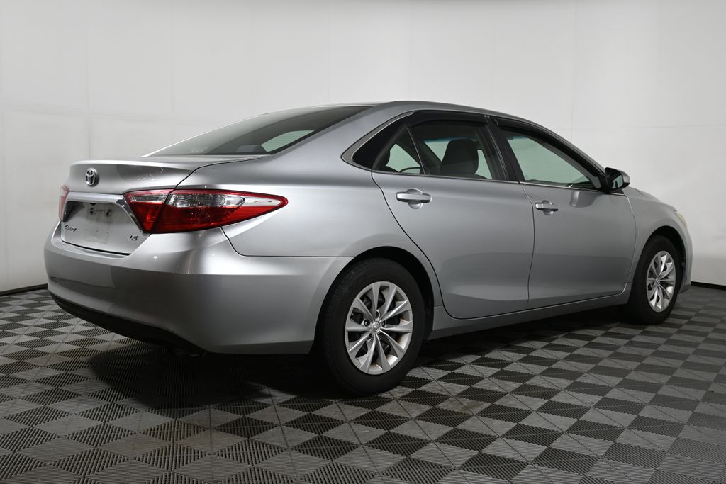 Thumbnail: 2016 Toyota Camry - 10
