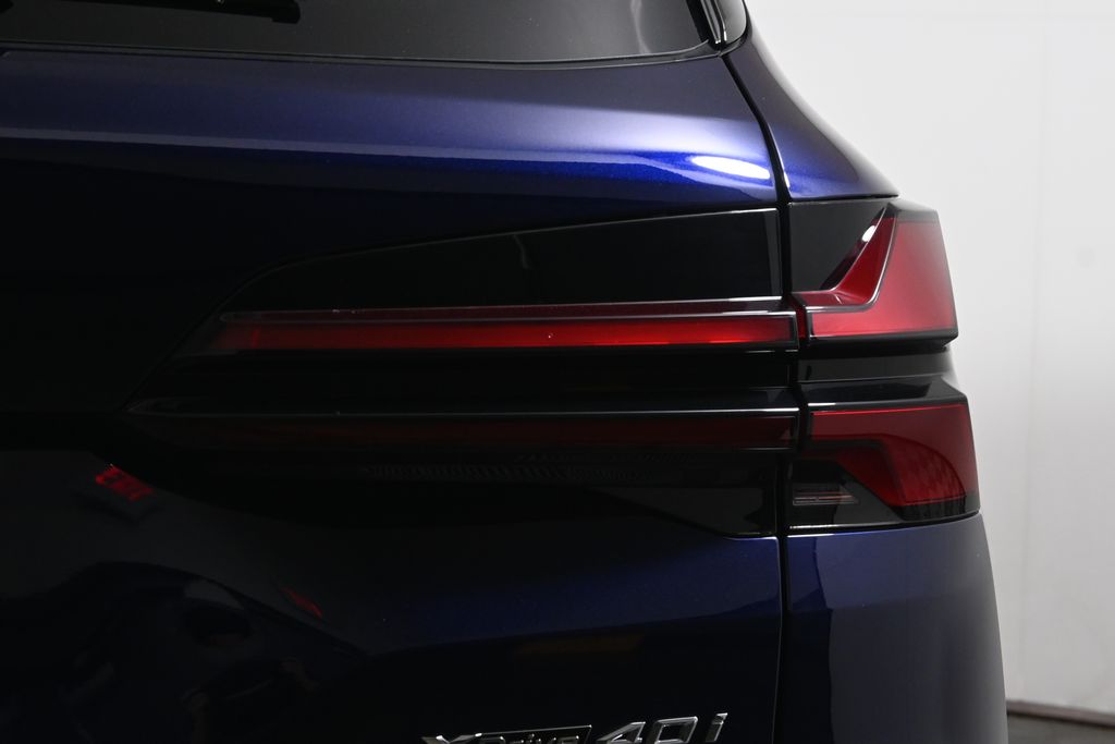 Thumbnail: 2026 BMW X5 - 13