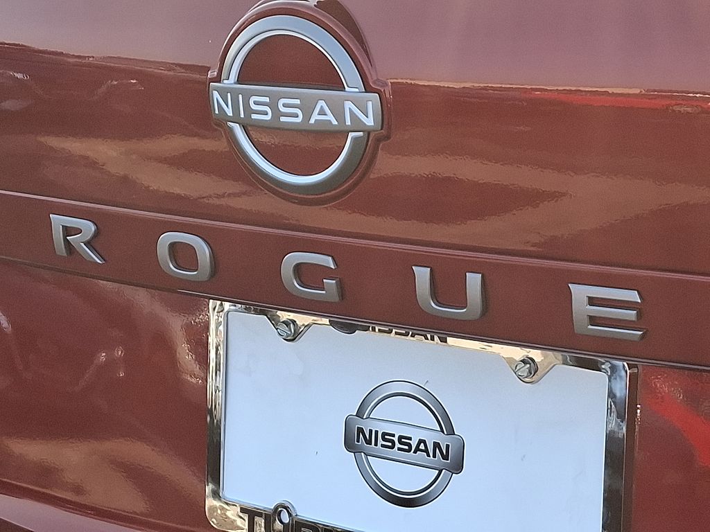 2025 Nissan Rogue SV 11