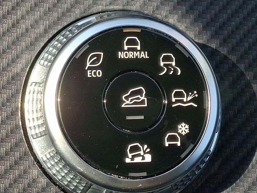 Thumbnail: 2022 Mitsubishi Outlander - 25