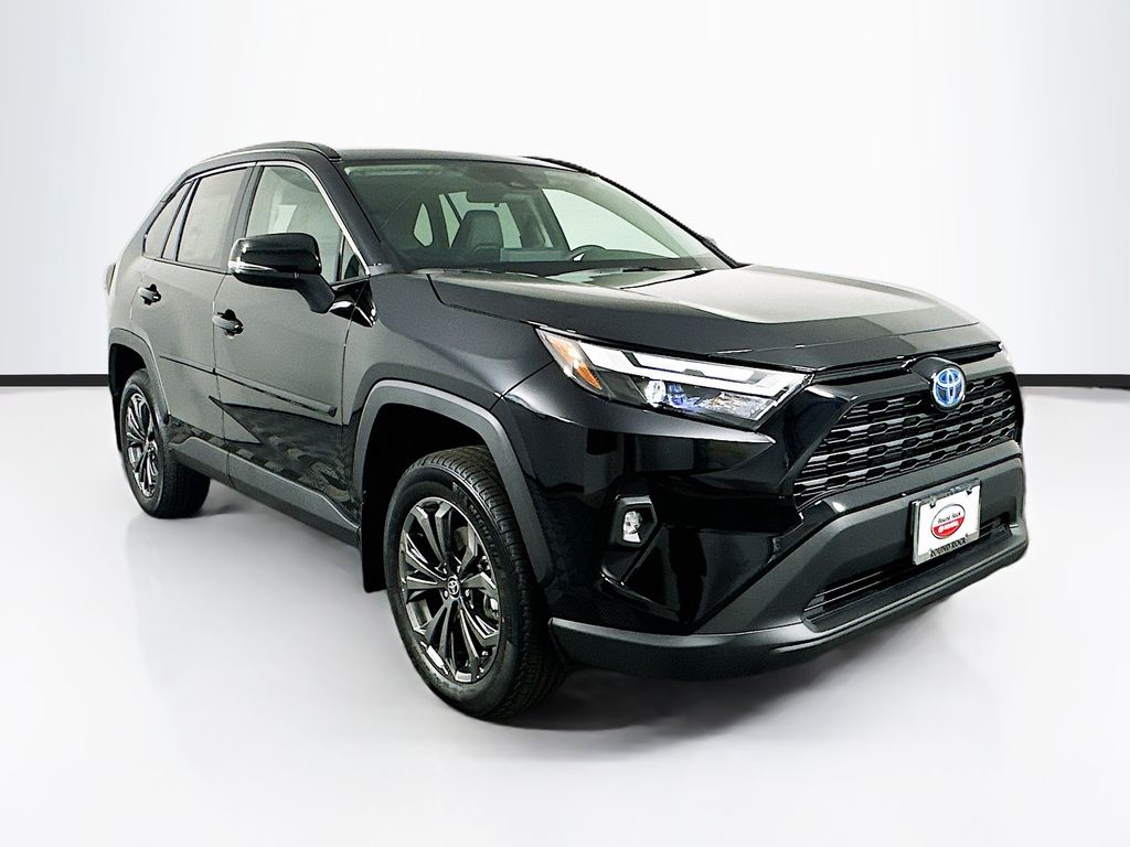 2024 Toyota RAV4 XLE Premium 3