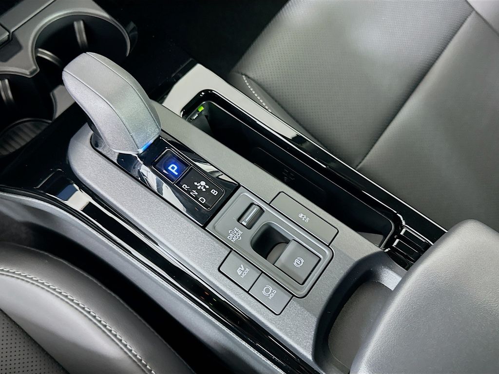 Thumbnail: 2025 Toyota Prius - 17