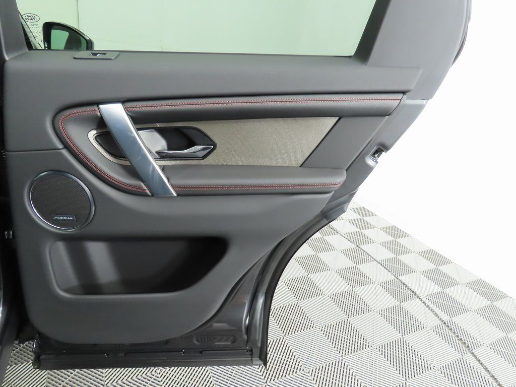 Thumbnail: 2023 Land Rover Discovery Sport - 27