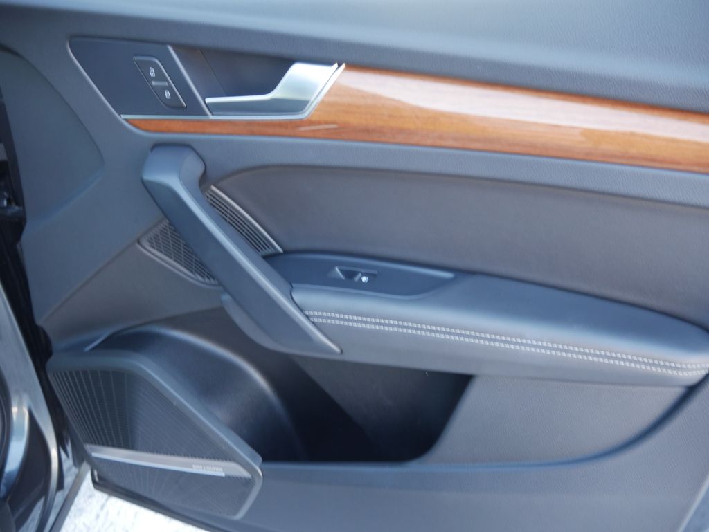 Thumbnail: 2023 Audi Q5 - 28