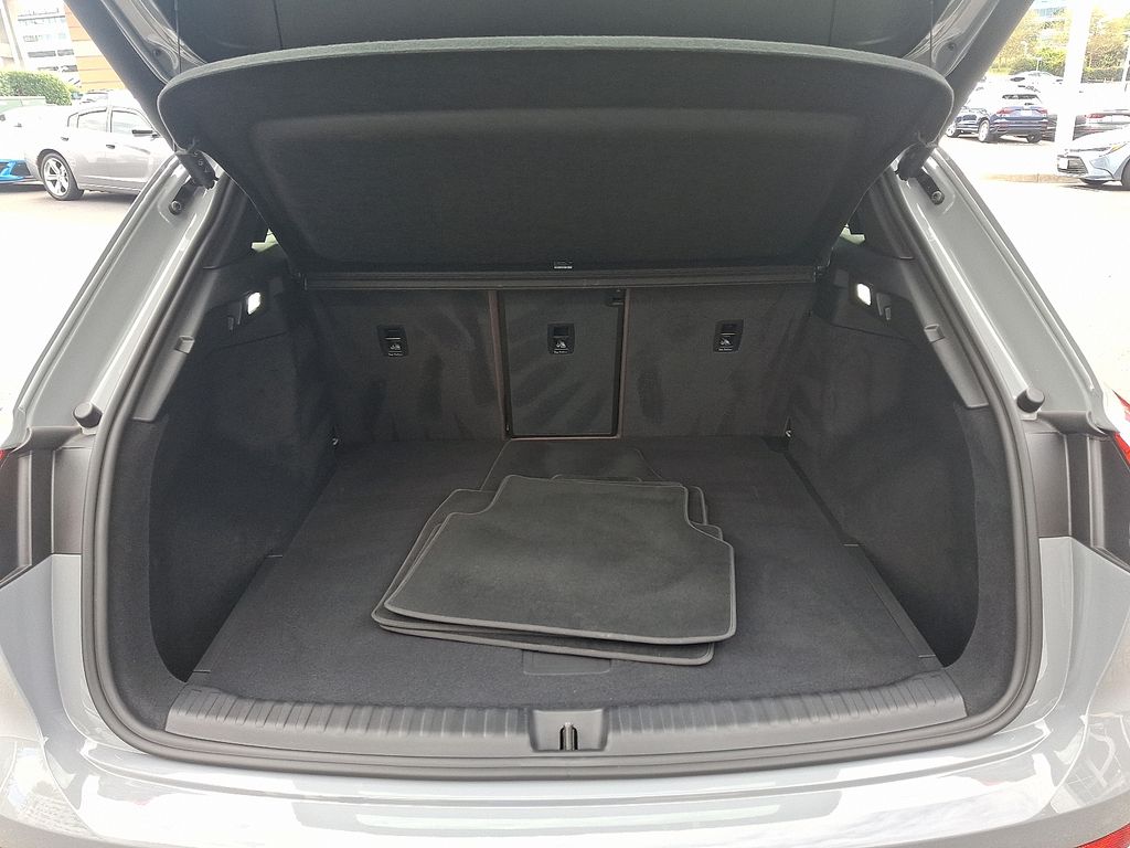 Thumbnail: 2025 Audi Q4 e-tron - 26