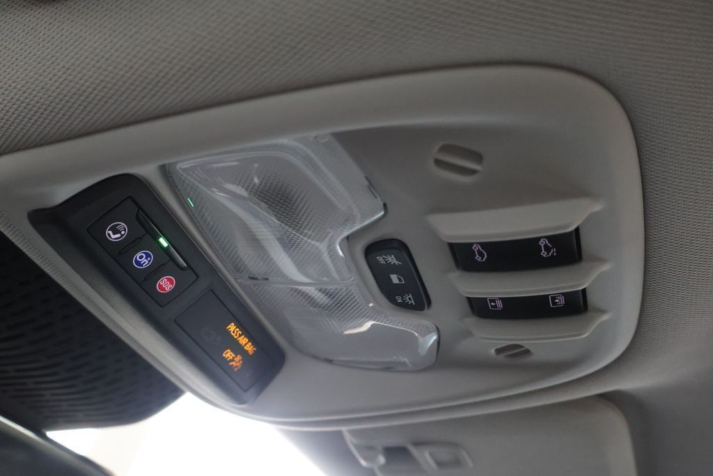 Thumbnail: 2027 Chevrolet Bolt EV - 29