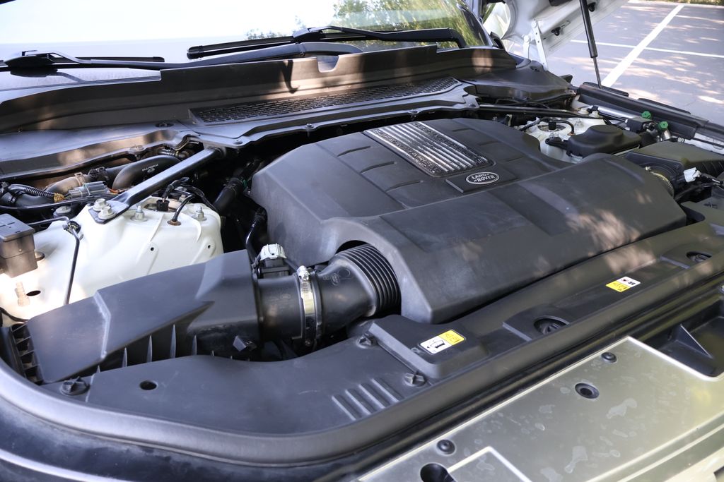 Thumbnail: 2016 Land Rover Range Rover - 14