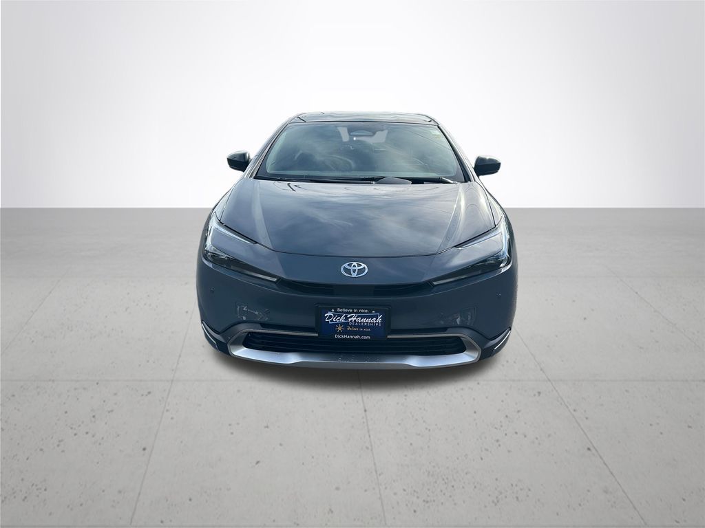 2026 Toyota Prius Plug-in SE photo 3