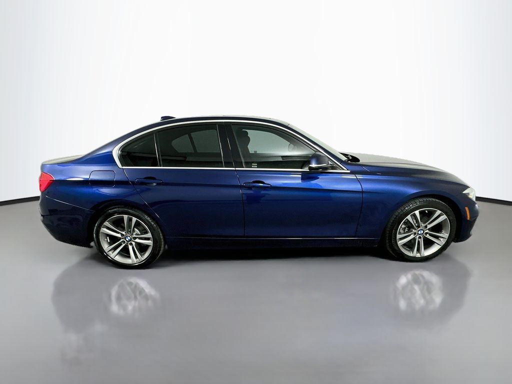 Thumbnail: 2018 BMW 3 Series - 4