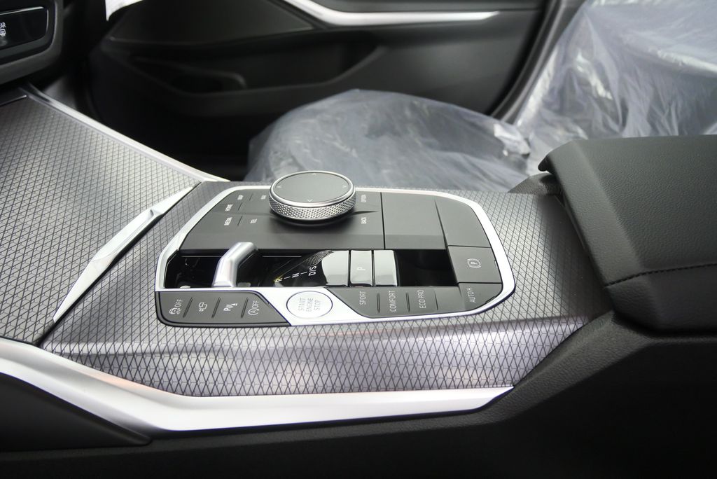 Thumbnail: 2026 BMW 3 Series - 22