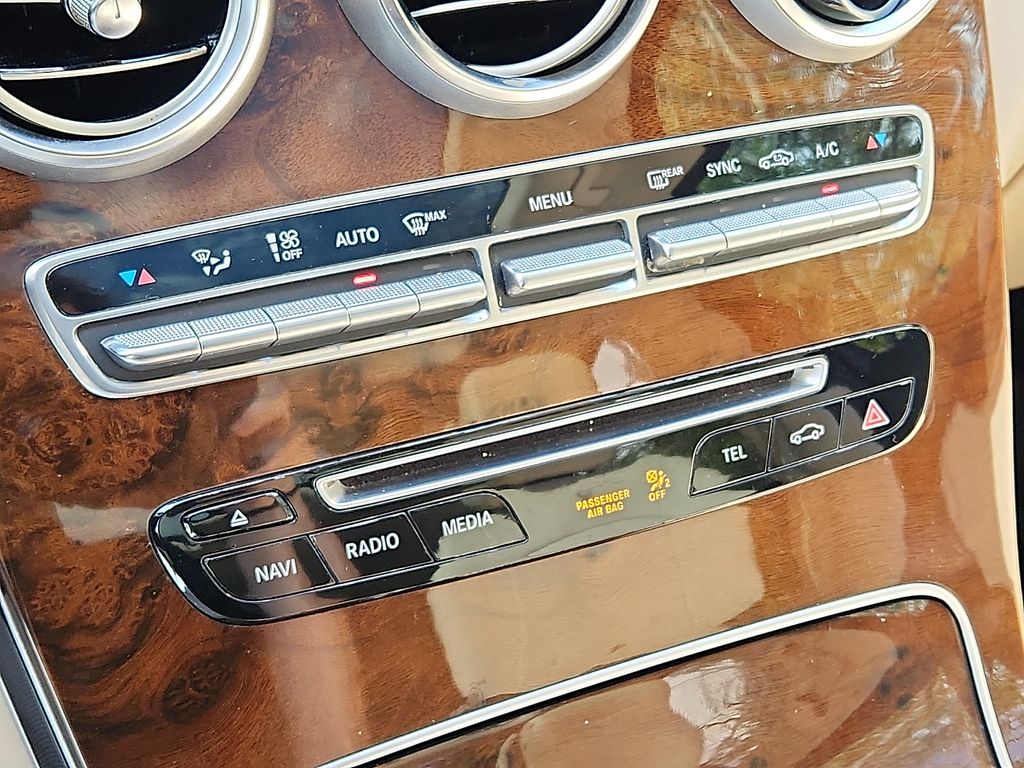 Thumbnail: 2016 Mercedes-Benz GLC - 16