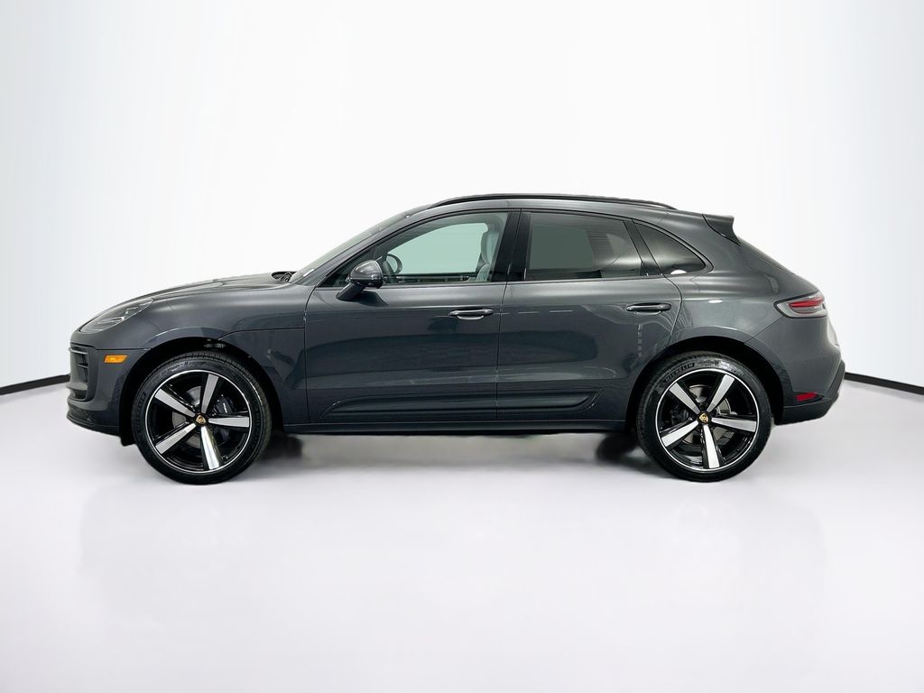 Thumbnail: 2026 Porsche Macan - 2
