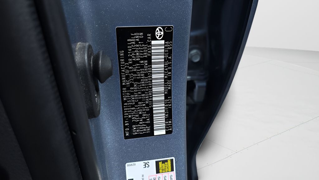 Used 2024  Toyota LE image 25