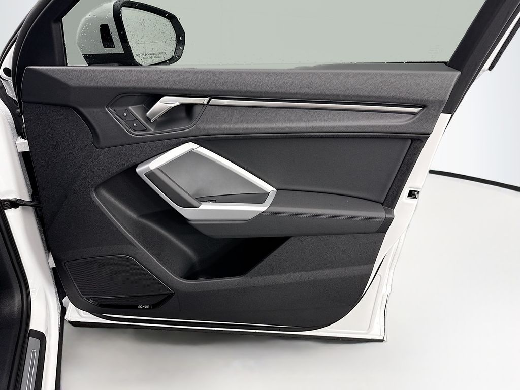 Thumbnail: 2025 Audi Q3 - 24