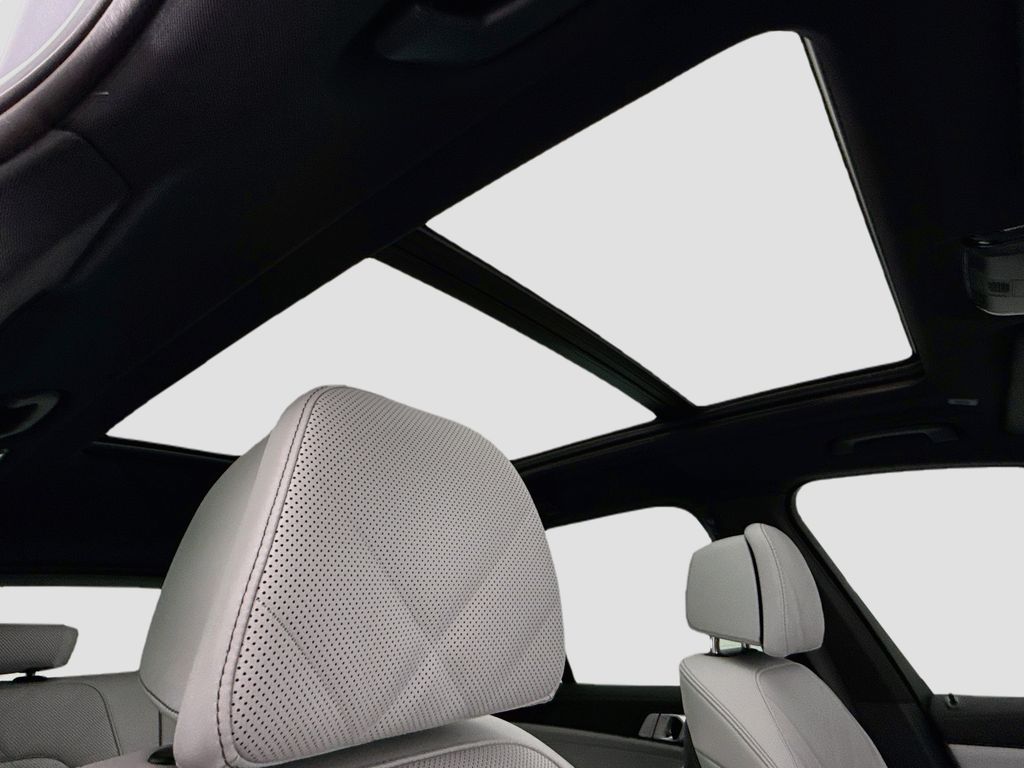 Thumbnail: 2026 BMW X5 - 17