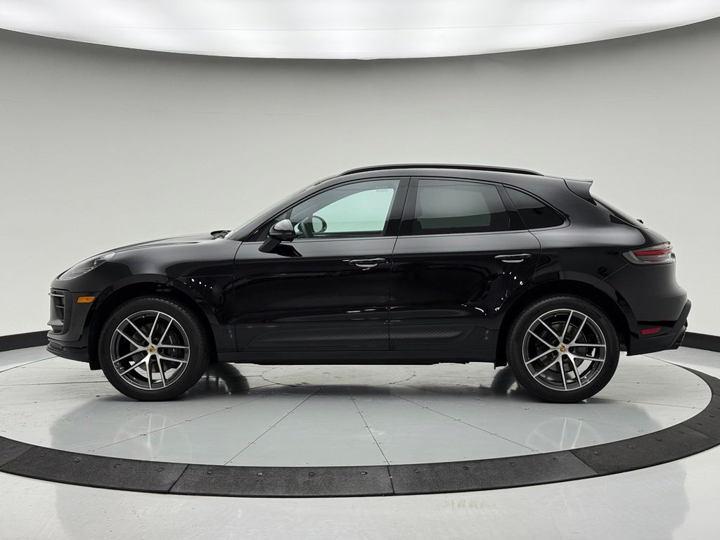 Thumbnail: 2026 Porsche Macan - 2