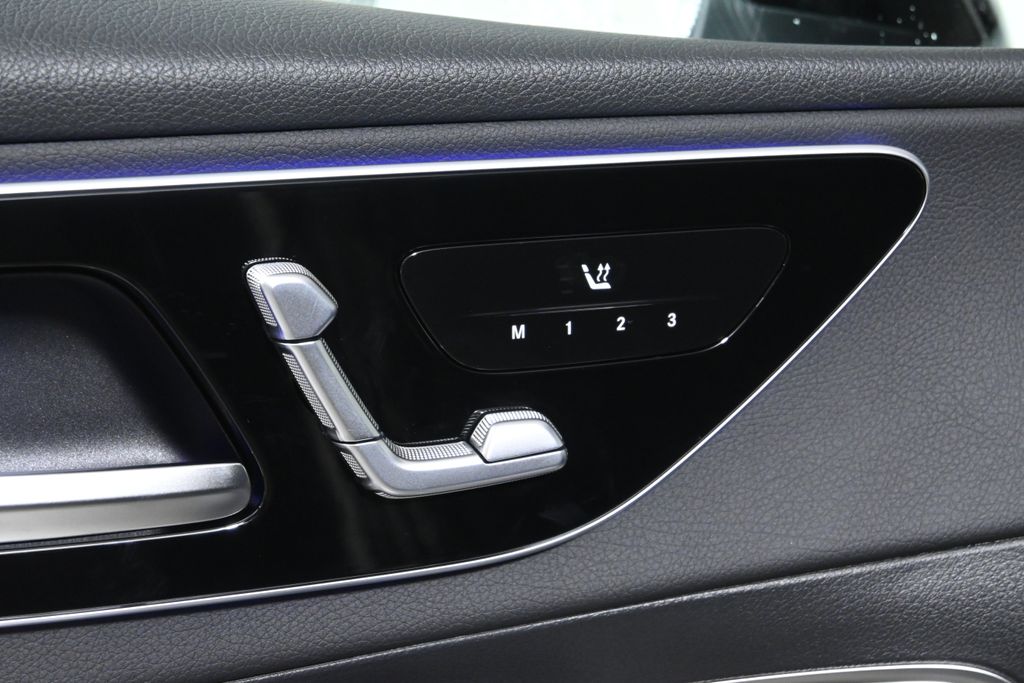 Thumbnail: 2026 Mercedes-Benz GLC - 24