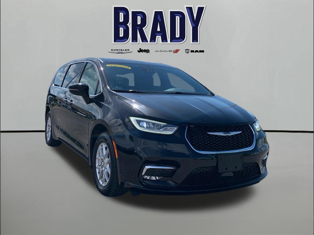 Diamond Black Crystal Pearlcoat 2025 Chrysler Pacifica Minivan Front-Wheel Drive 9-Speed Automatic