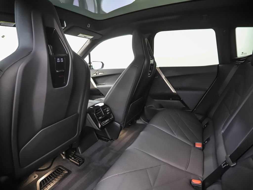 Thumbnail: 2023 BMW iX - 21