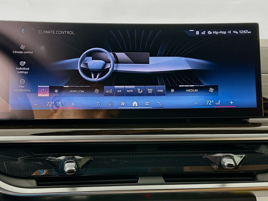 Thumbnail: 2026 BMW X7 - 14