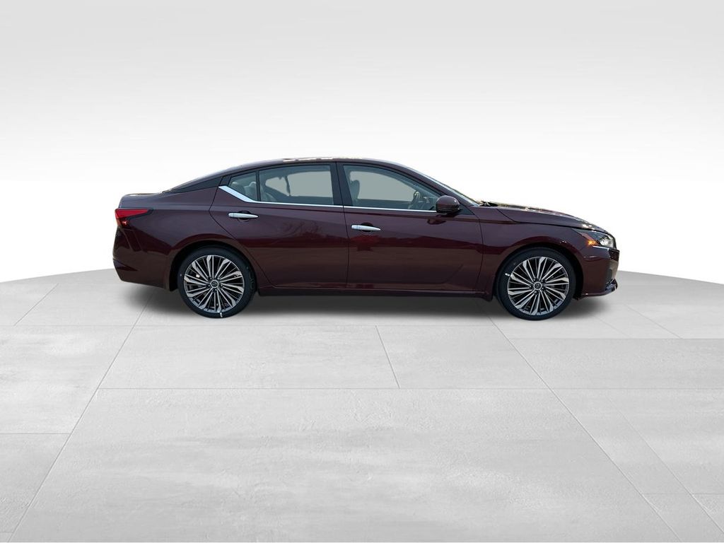 2025 Garnet Pearl Metallic Nissan Altima 2.5 SL FWD Sedan