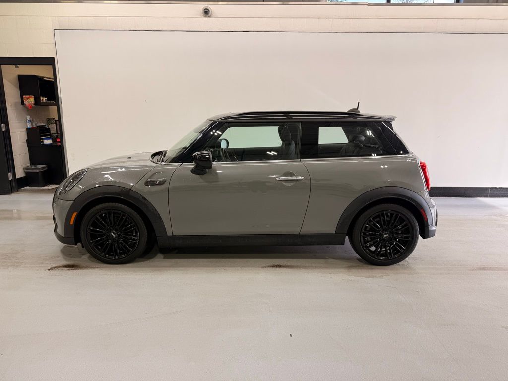 Thumbnail: 2022 MINI Cooper - 2