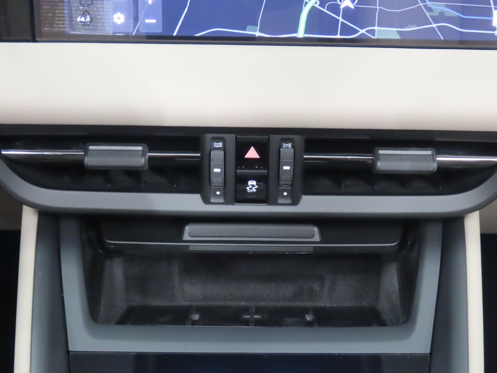 Thumbnail: 2025 Porsche Macan - 28