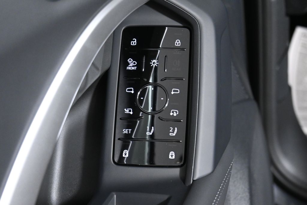 Thumbnail: 2025 Audi Q5 - 24