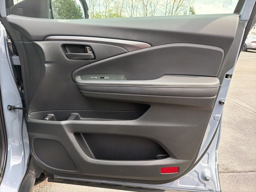 Thumbnail: 2023 Honda Passport - 26