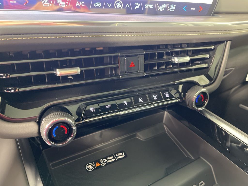 Thumbnail: 2026 Chevrolet Suburban - 31