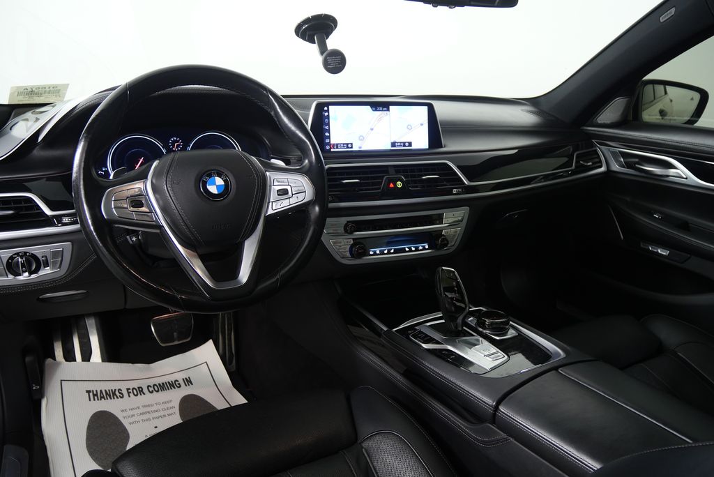 2018 BMW 7 Series 740i xDrive 17