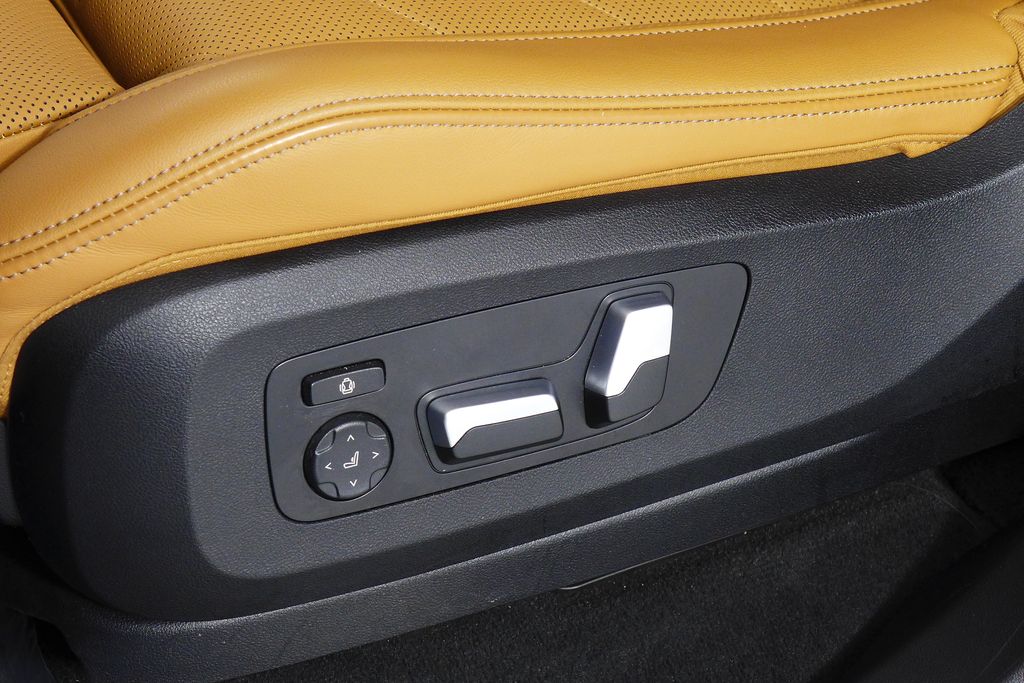 Thumbnail: 2023 BMW X5 - 23